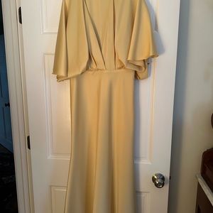 Gorgeous yellow dress. Elegant and classic.